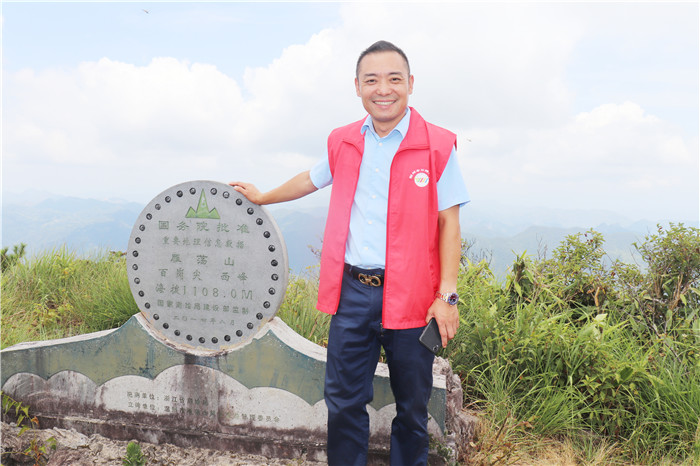 濃濃擁軍情 軍民一家親 --溫州市萬州商會堲從心科技有限公司開展“八?一”擁軍慰問活動
